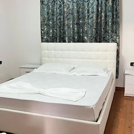 Cozy Little Holiday House Apartment Shkoder